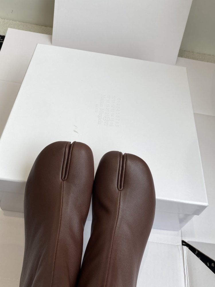 Ботинки Tabi кожаные с раздвоенным носком фото 6