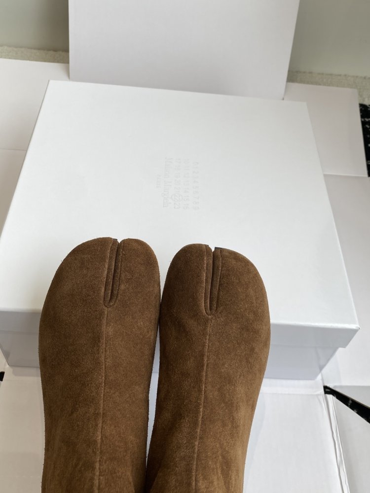 Ботинки Tabi кожаные с раздвоенным носком фото 6