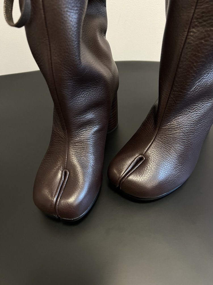 Ботинки Tabi кожаные с раздвоенным носком фото 6