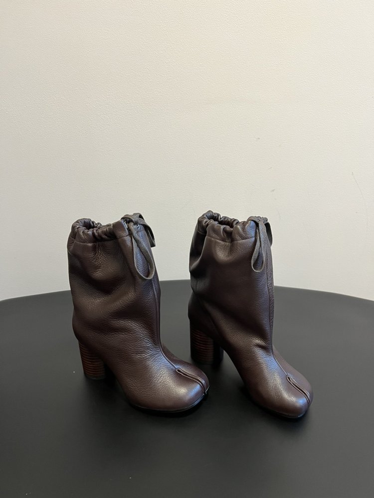 Ботинки Tabi кожаные с раздвоенным носком фото 7