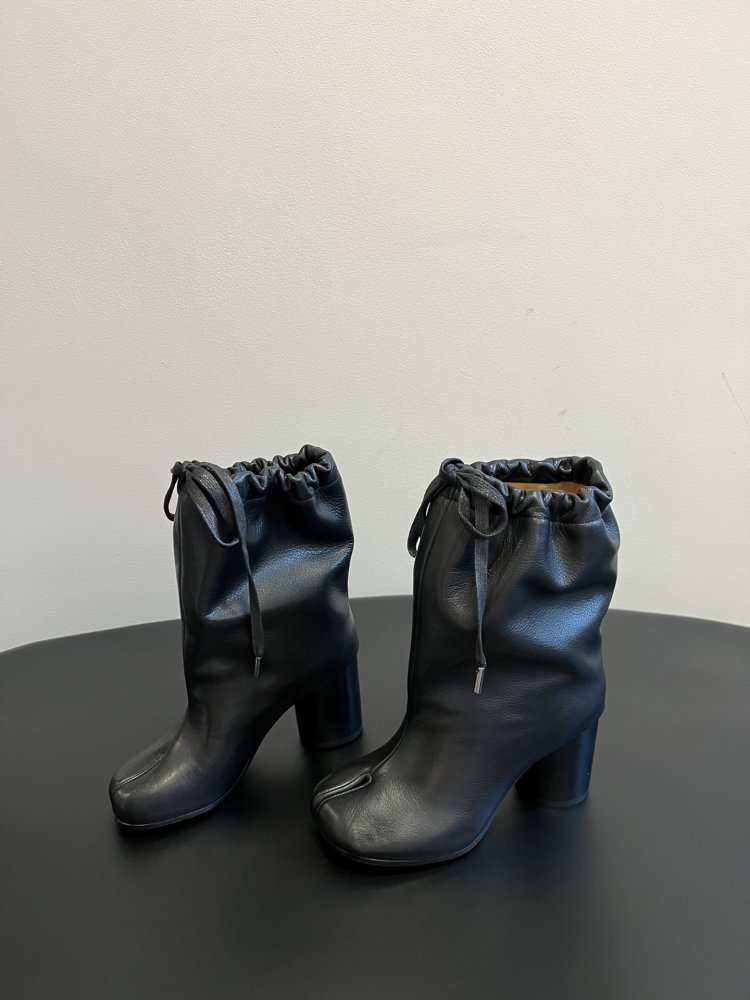 Ботинки Tabi кожаные с раздвоенным носком фото 7