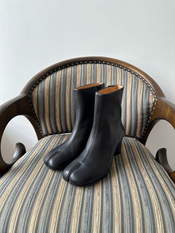 Ботинки Tabi кожаные с раздвоенным носком фото 7