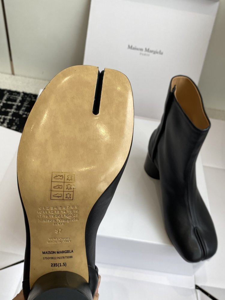 Ботинки Tabi кожаные с раздвоенным носком фото 9