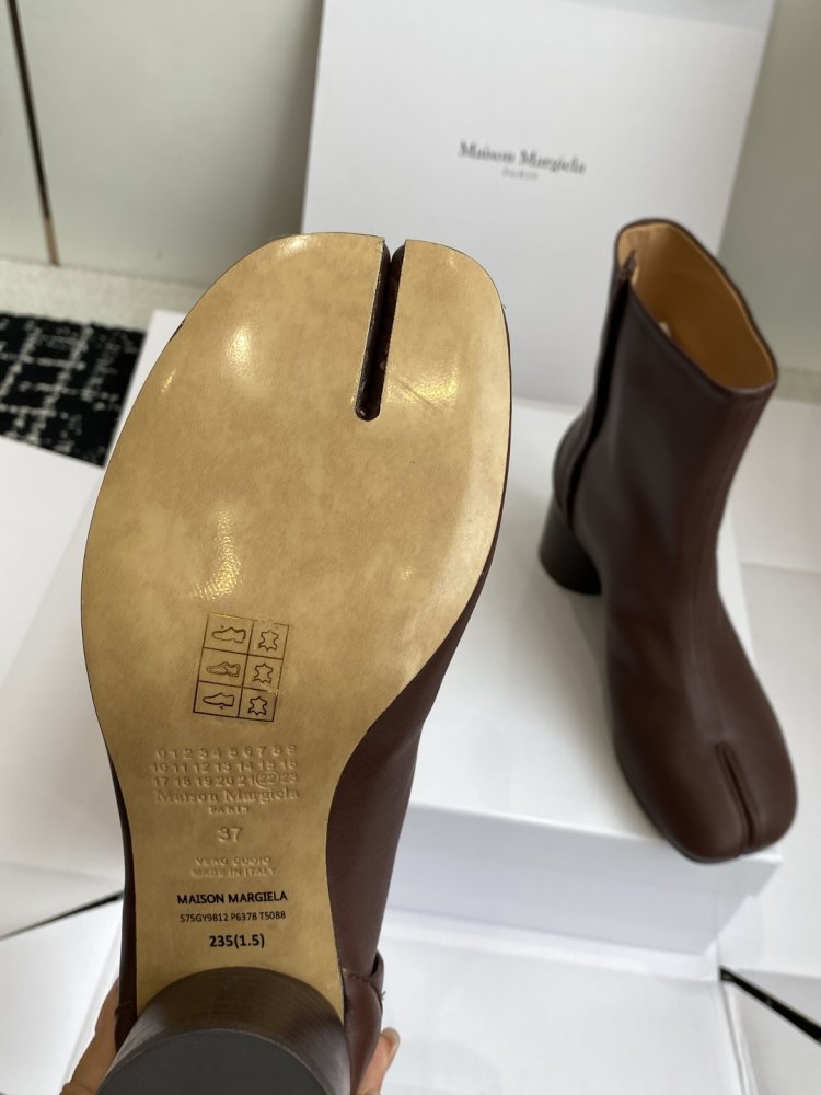 Ботинки Tabi кожаные с раздвоенным носком фото 9