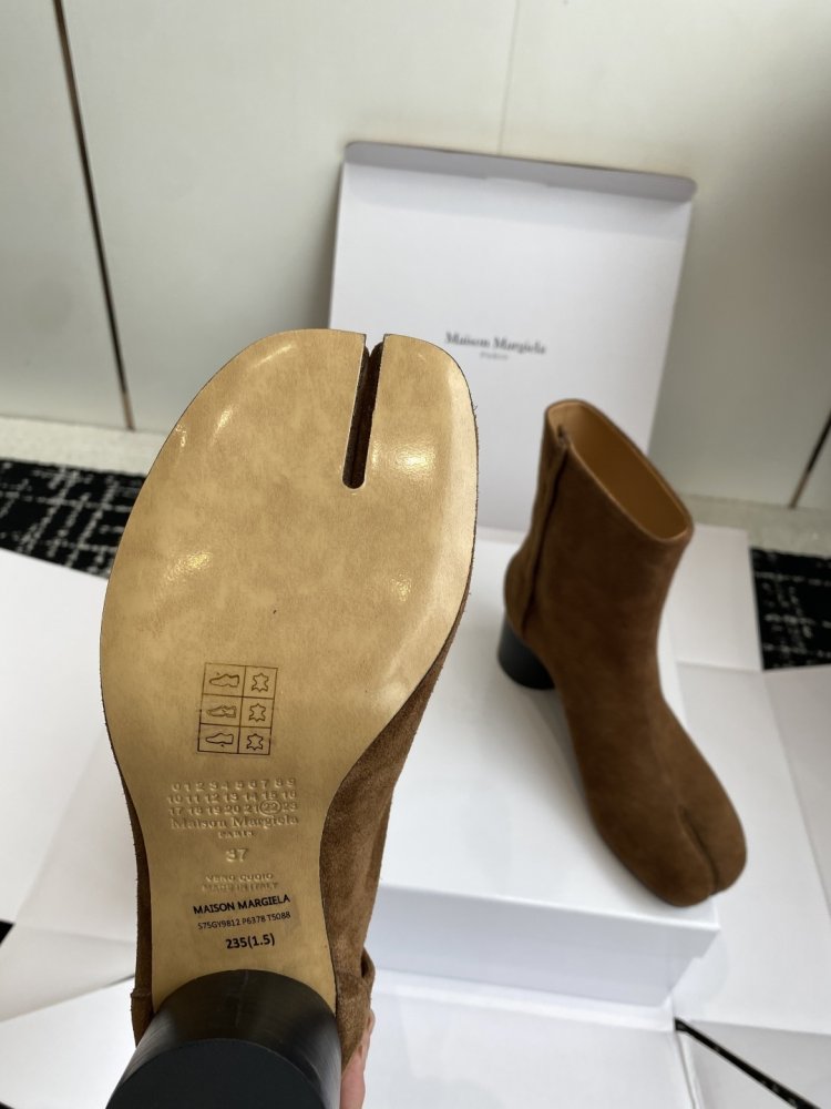 Ботинки Tabi кожаные с раздвоенным носком фото 9