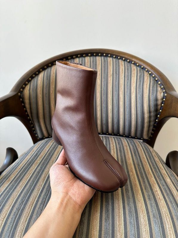 Ботинки Tabi кожаные с раздвоенным носком фото 9