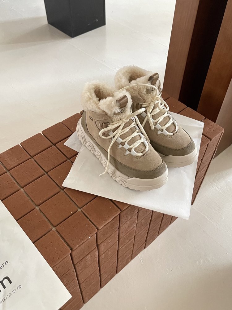 Boots UGG Territorial Cozy winter on fur women's