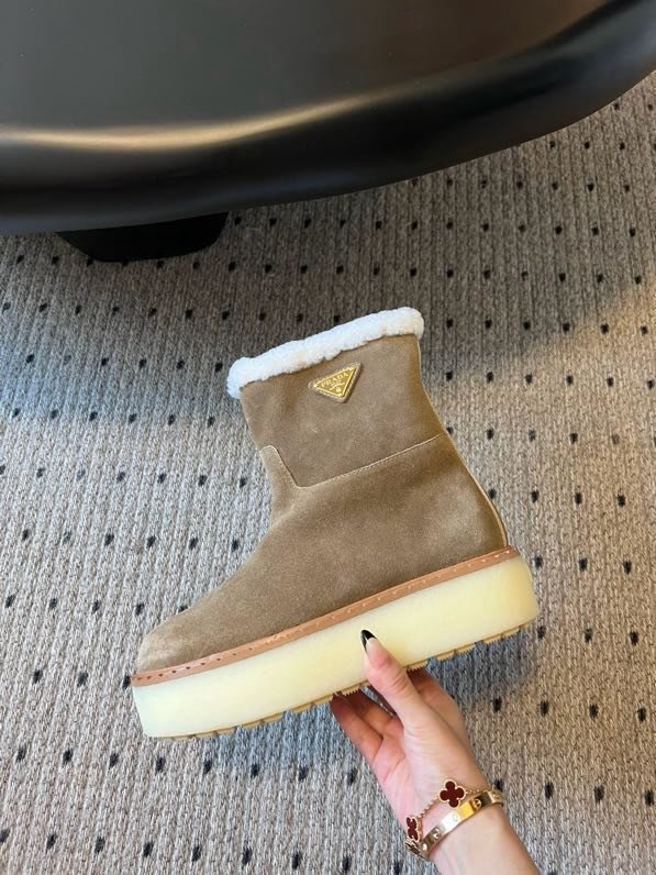 Ботинки замшевые на меху