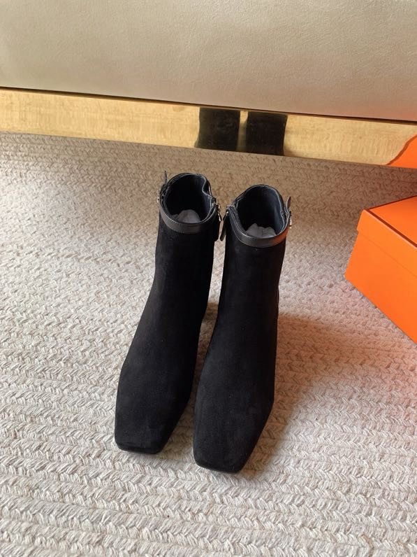 Ботинки замшевые на молнии фото 4