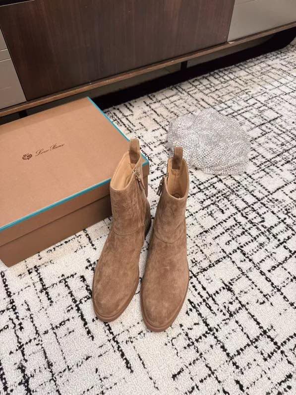 Boots suede women's фото 8