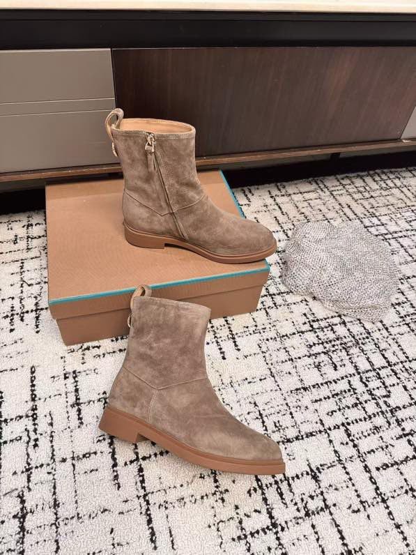 Boots suede women's фото 9