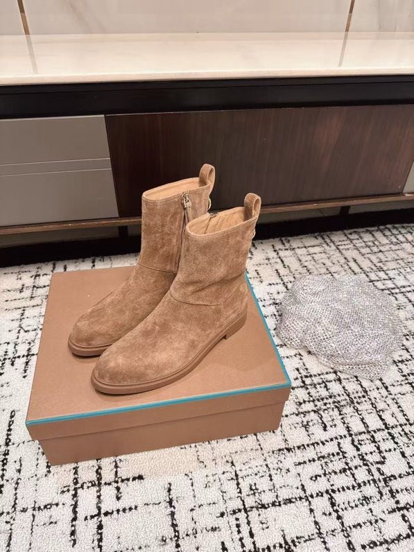 Boots suede women's фото 9