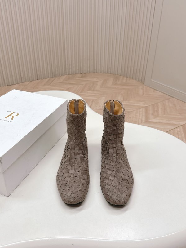 Boots women's of wicker skin фото 3