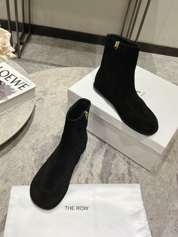 Boots women's leather from round the toe фото 2