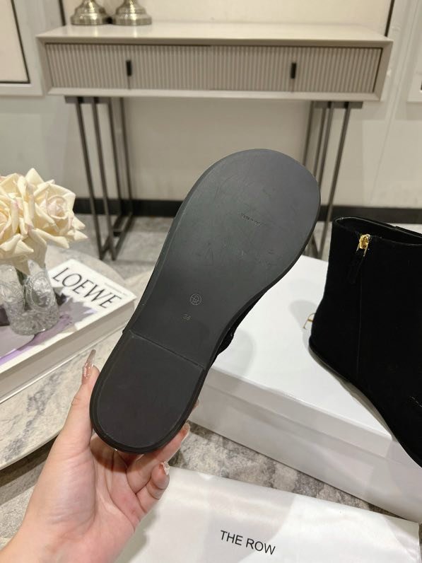 Boots women's leather from round the toe фото 3