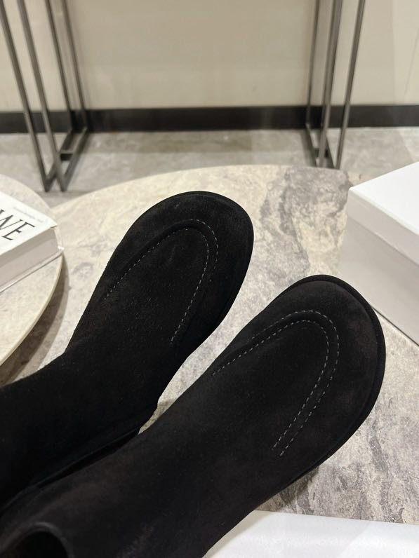 Boots women's leather from round the toe фото 9