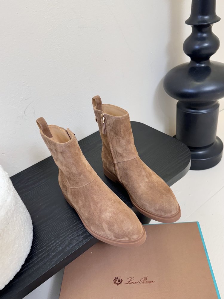 Boots women's leather фото 2