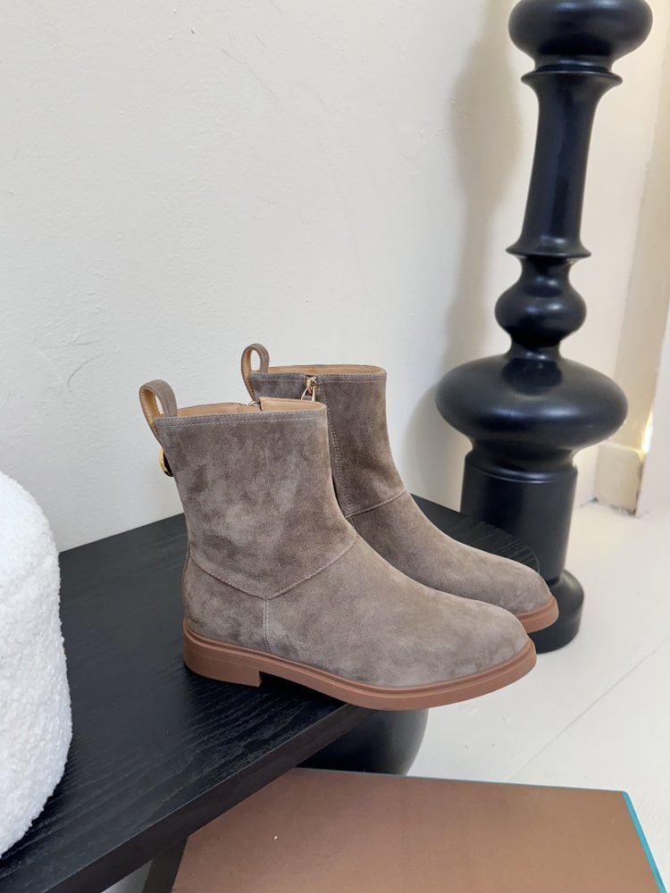 Boots women's leather фото 2