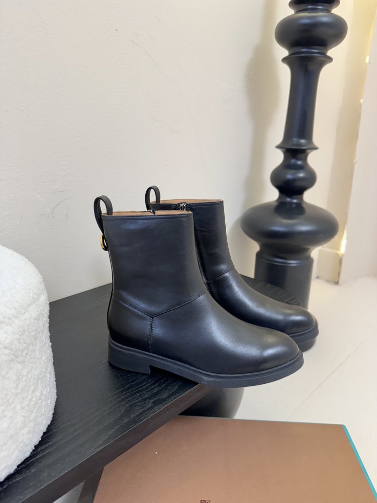 Boots women's leather фото 2