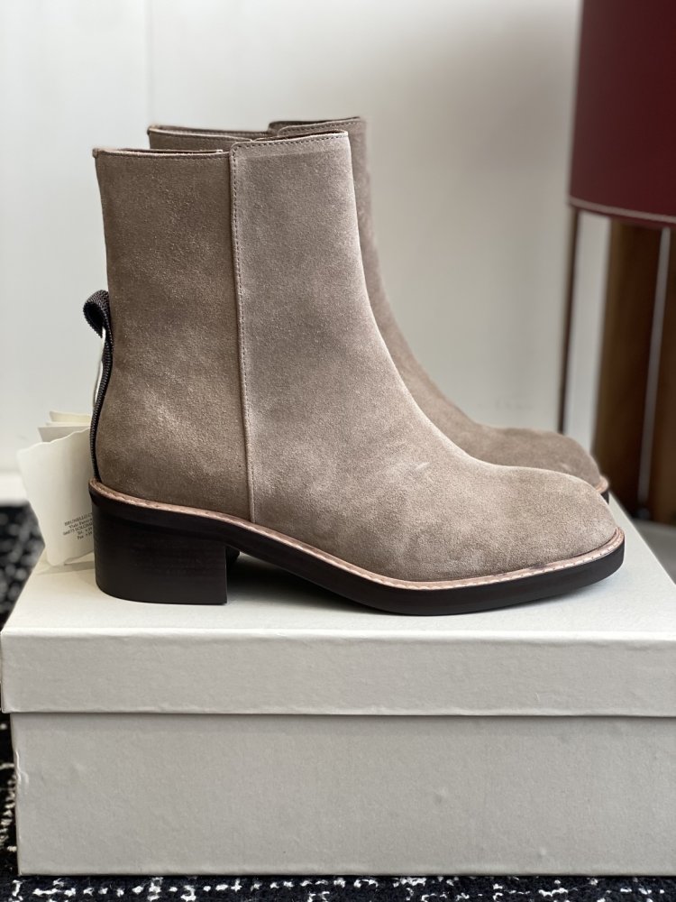 Boots women's leather фото 2