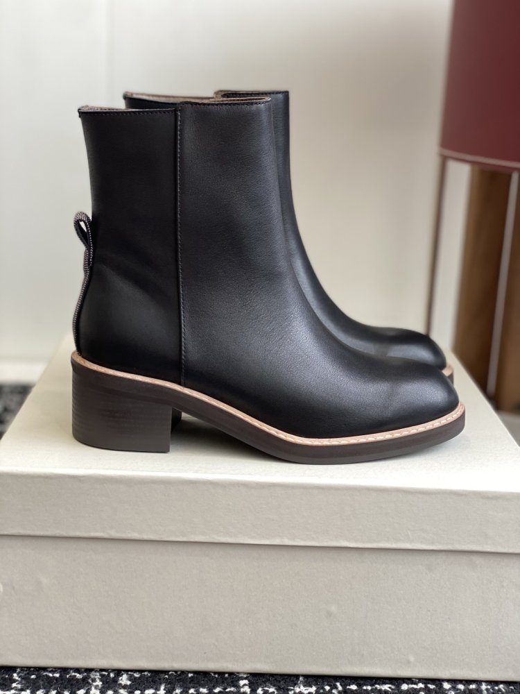 Ботинки женские кожаные фото 2