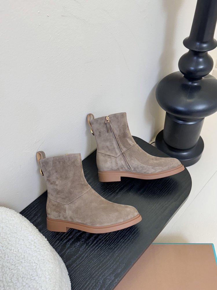 Boots women's leather фото 4