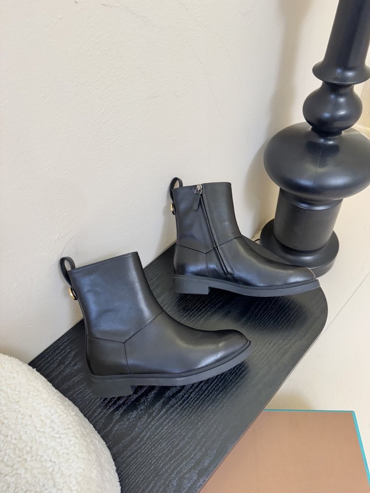 Boots women's leather фото 4