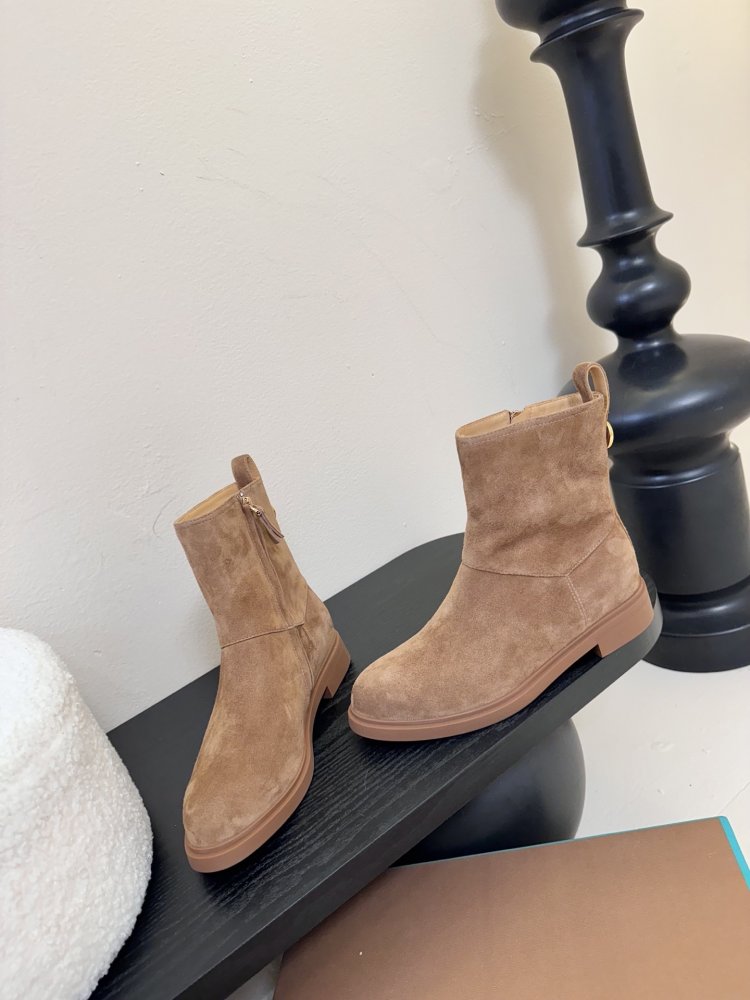 Boots women's leather фото 5