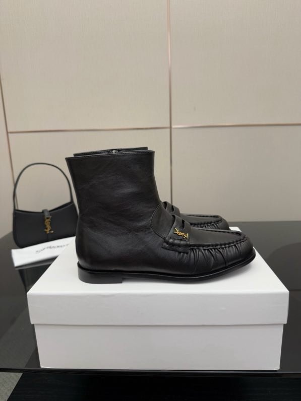 Boots women's leather фото 5