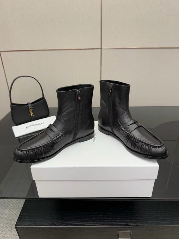 Boots women's leather фото 6