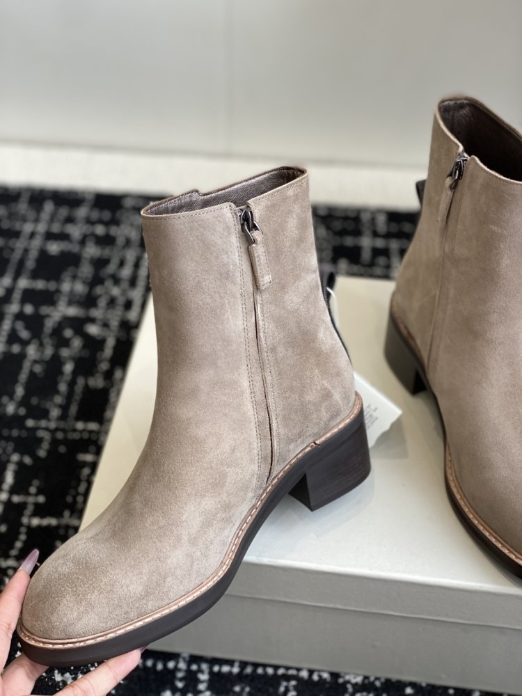 Boots women's leather фото 7