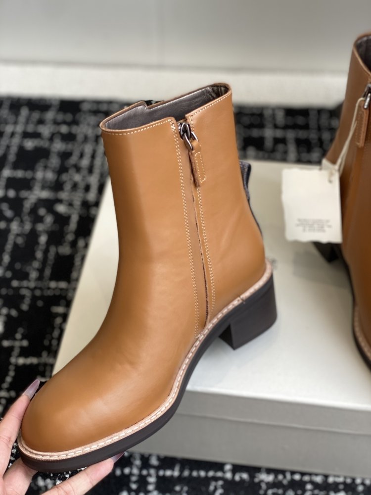 Boots women's leather фото 7