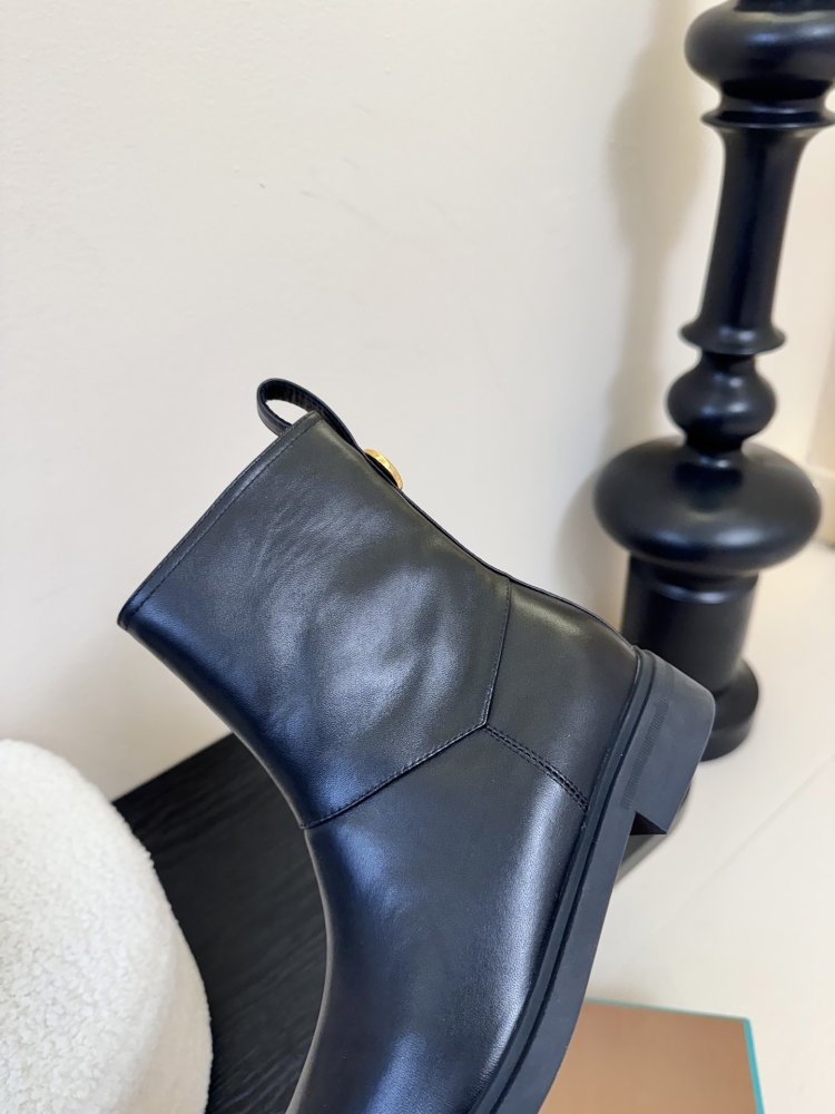 Boots women's leather фото 8