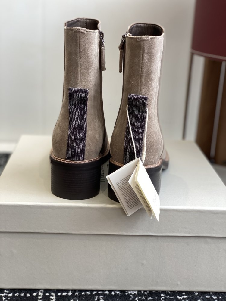 Boots women's leather фото 8