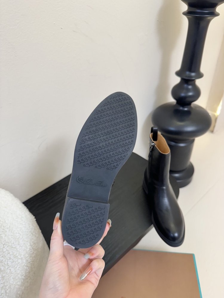 Boots women's leather фото 9