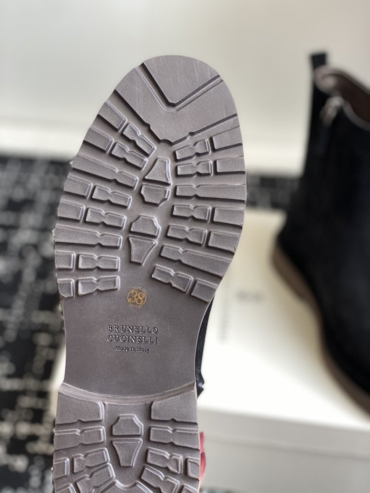 Boots women's leather фото 9