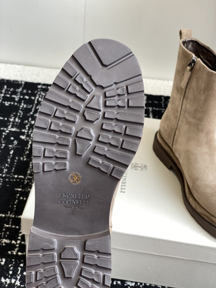 Boots women's leather фото 9