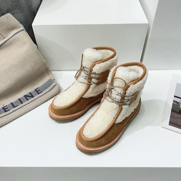 Boots women's fur фото 3