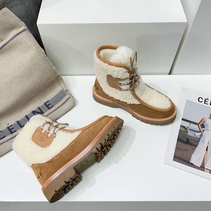 Boots women's fur фото 5