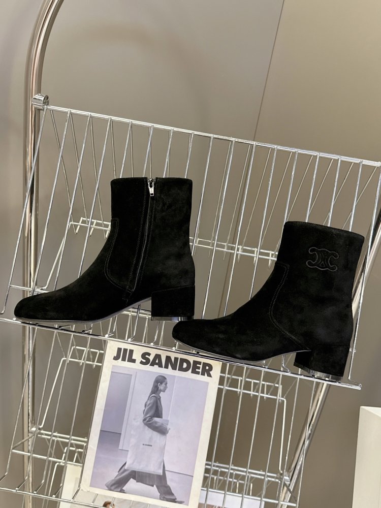 Boots women's on блочном heel