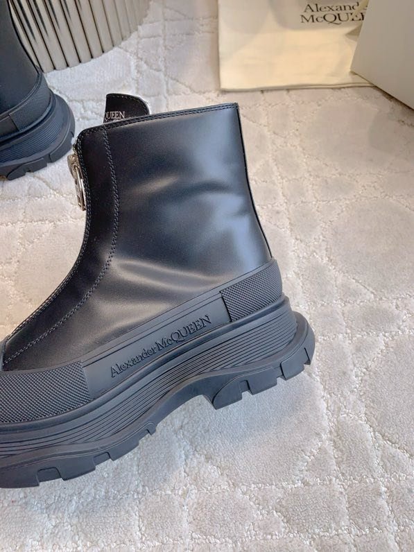 Boots women's on fur winter фото 4