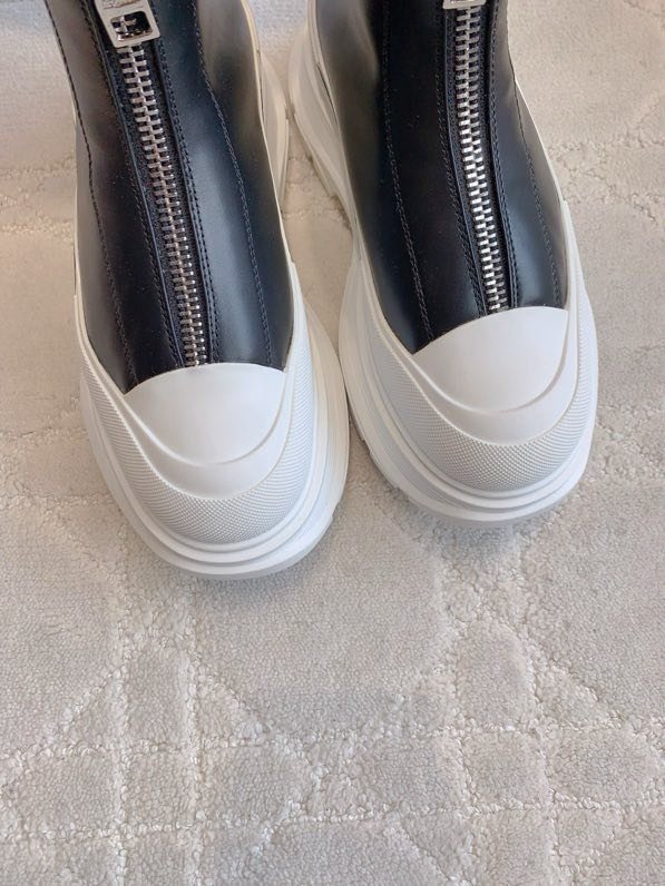 Boots women's on fur winter фото 7