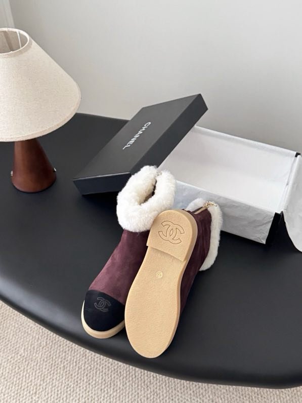 Boots women's on fur фото 2