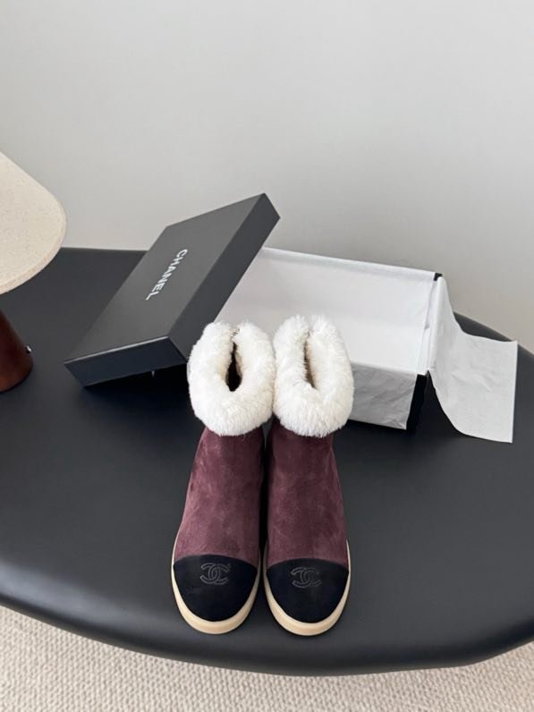 Boots women's on fur фото 3