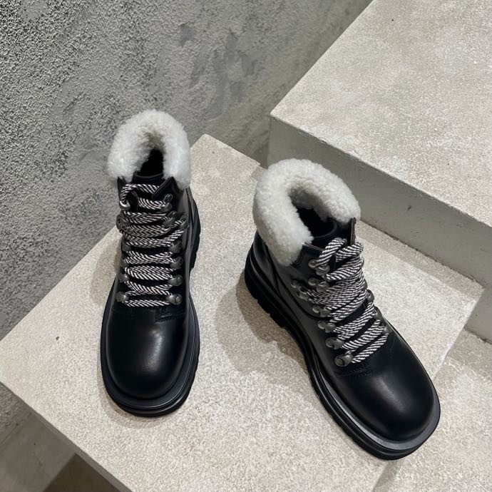 Ботинки женские на меху фото 4
