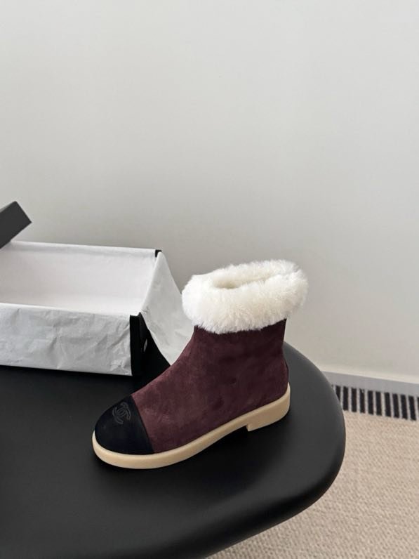 Boots women's on fur фото 4