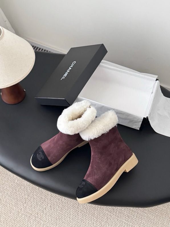 Boots women's on fur фото 6