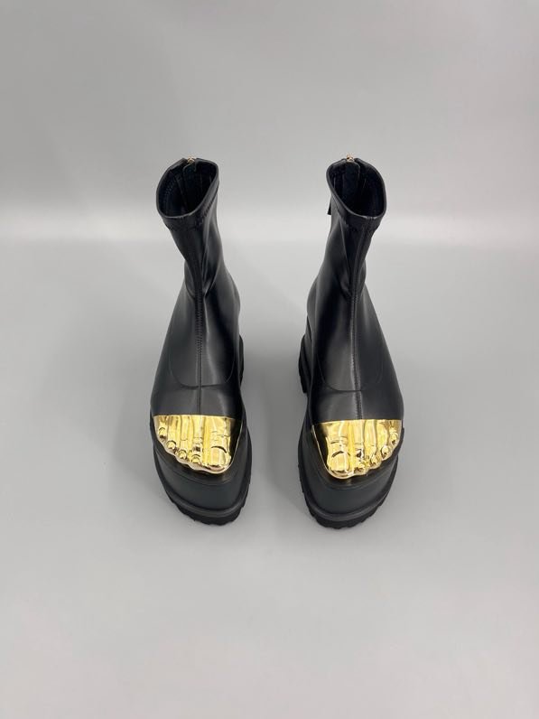 Boots women's on platform фото 4