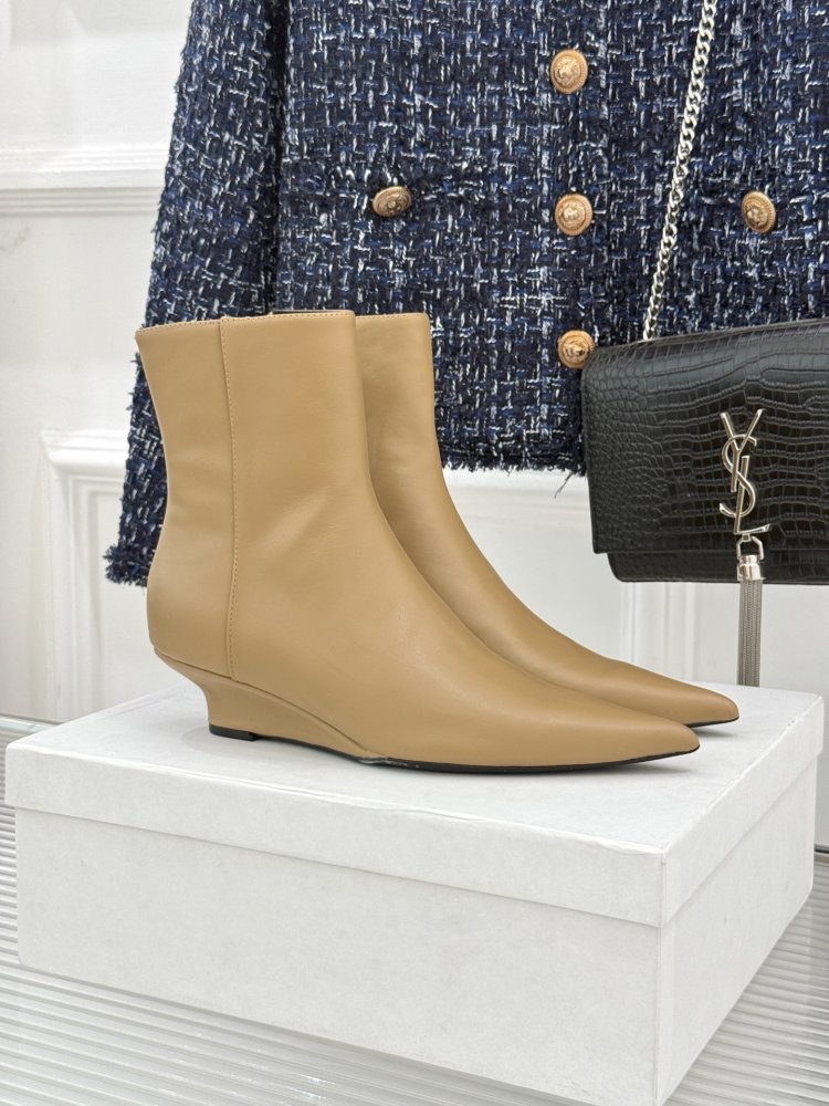 Черевики жіночі з гострим носком