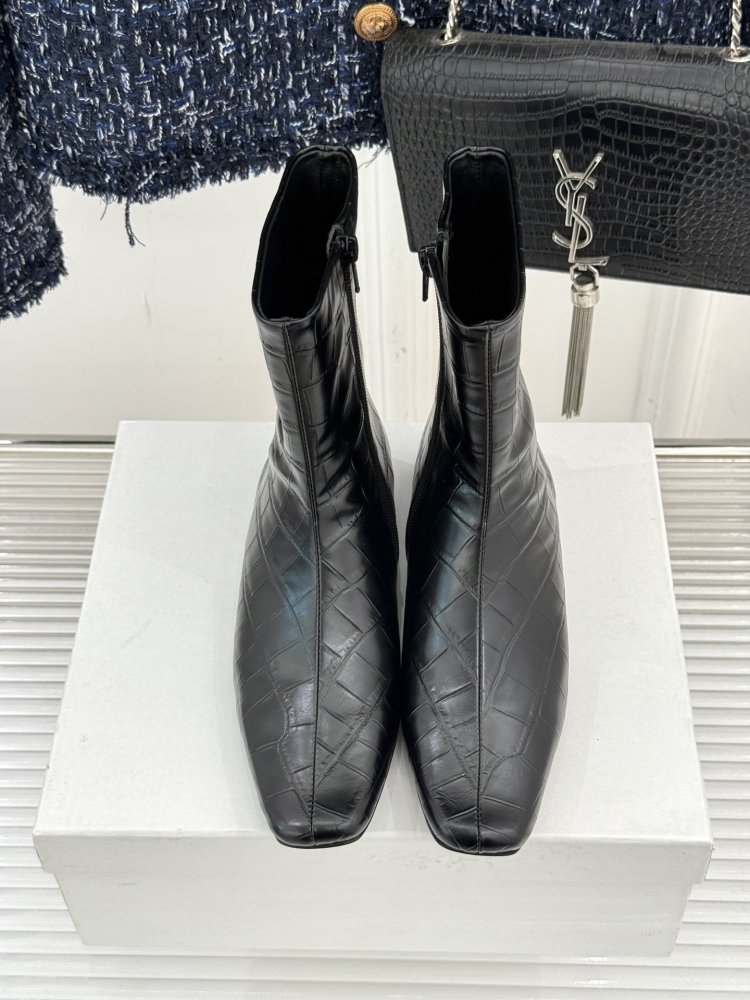 Boots women's from sharp the toe фото 4